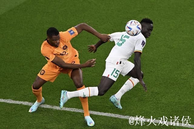 国米后卫邓弗里斯伤情不明复出无期,更换经纪人引转会猜测 国米后卫邓弗里斯伤情不明复出无期,更换经纪人引转会猜测